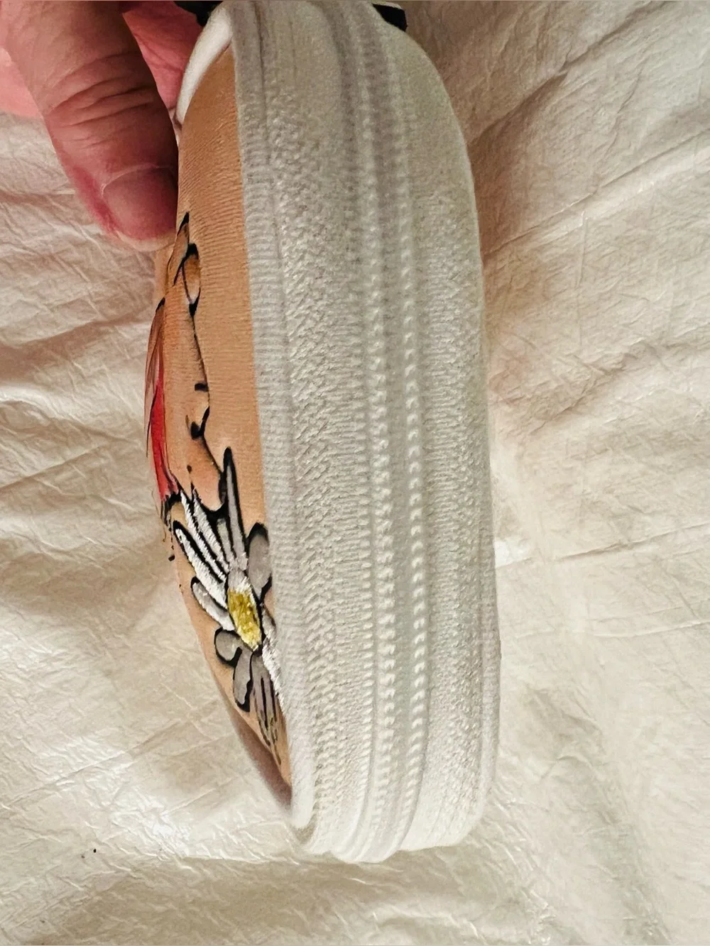 Disney NWOT Winnie the Pooh Daisy Zip Water Bottle Pouch Strap Holder Disney Fan